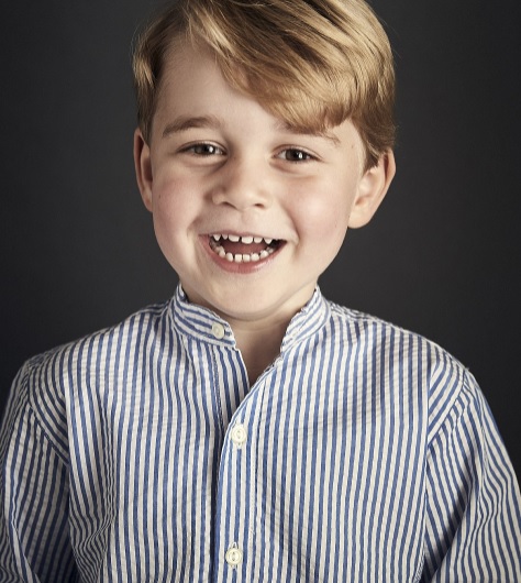 Principe George compie 4 anni: la nuova foto da Kensington Palace