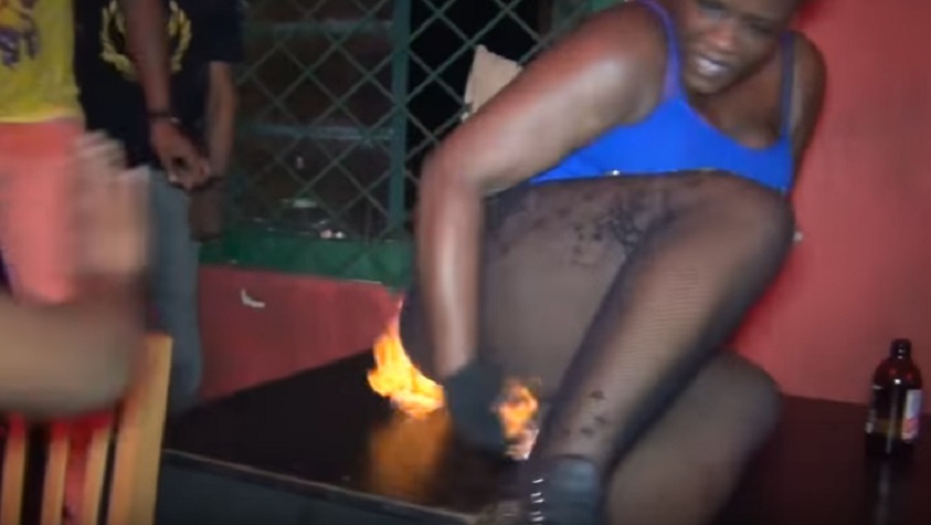 Giamaica, alla ragazza va a fuoco il lato B in discoteca