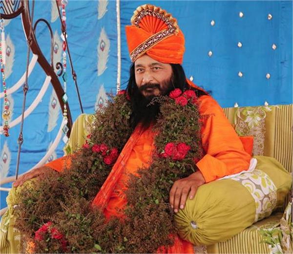 India. Il corpo del guru resta nel freezer: per i seguaci sta solo meditando. Ma è morto tre anni fa