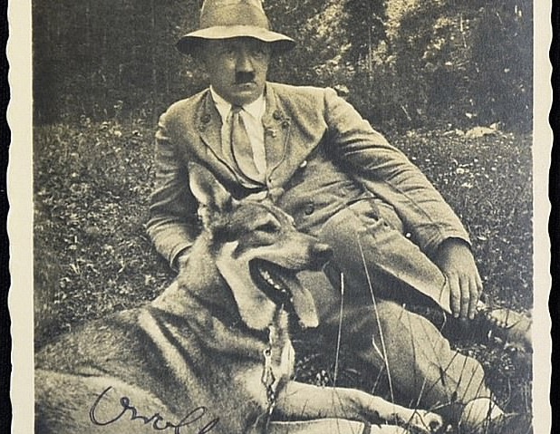 Adolf Hitler, all'asta la cartolina da lui spedita all'SS Ellenbeck