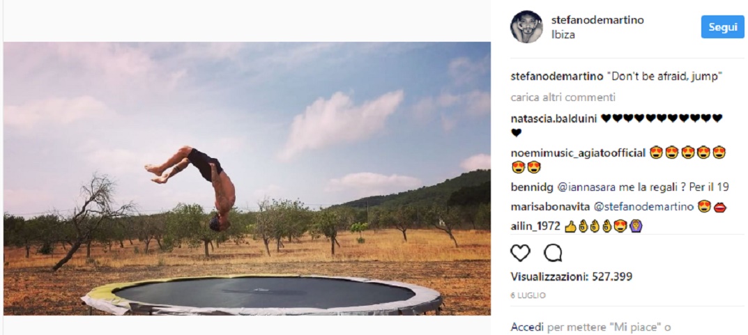 Stefano De Martino, incidente ad Ibiza davanti a Santiago: ecco cosa è successo VIDEO