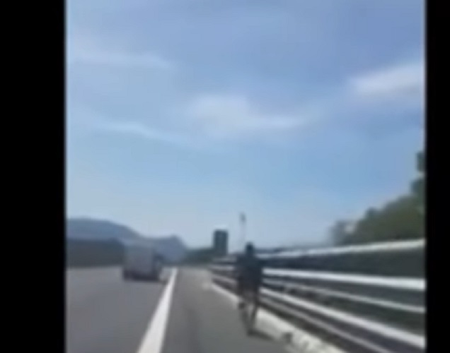 Sospeso poliziotto per offese a Boldrini. Per il sindacato "è gogna"