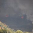 Incendi Sicilia, brucia ancora collina sopra Ragusa