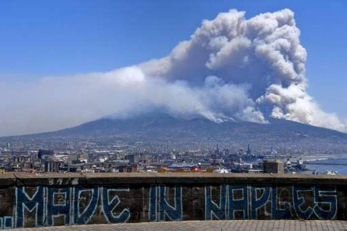 Campania, prima vittima degli incendi: Giovanni Battista Panico morto a Giugliano