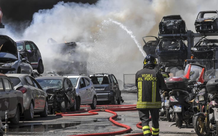 Roma, incendio Ponte Mammolo: 90 interventi dei vigili del fuoco in 24 ore in tutta la città