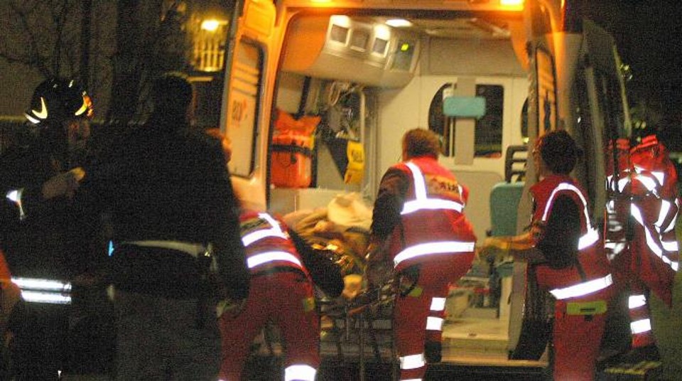 Roma, incidente all'alba sulla Prenestina: schianto tra tre auto. Feriti gravi