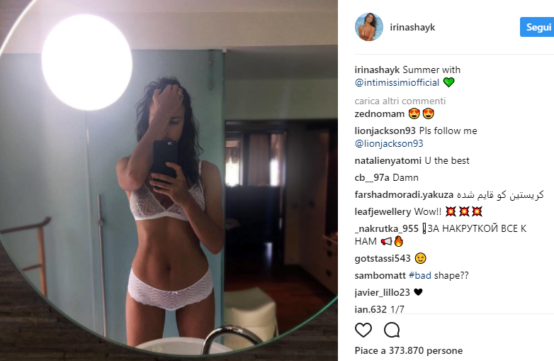 Irina Shayk, selfie in lingerie a 4 mesi dal parto