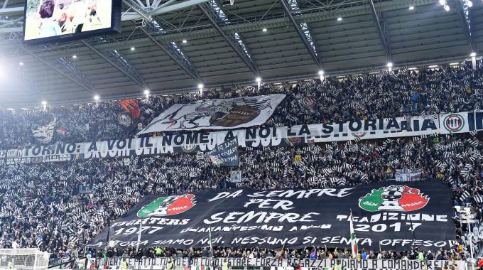 Juventus, capo ultrà Viking indagato: "Tentò estorsione per avere biglietti"
