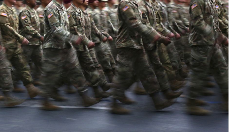 Marine Usa, vendette con foto di donne senza abiti e in atteggiamenti intimi