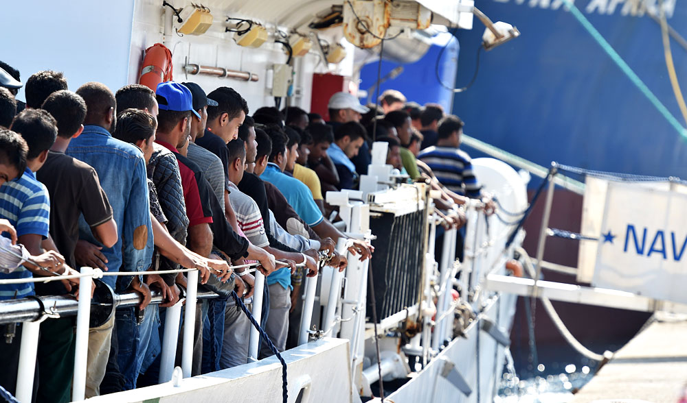 Profughi, prendiamo schiaffi. Ce li dobbiamo tenere, abbiamo violato noi le regole