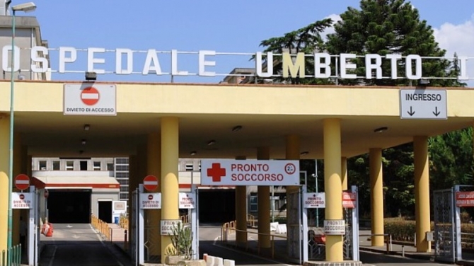 Nocera Inferiore, arriva in ospedale con i polsi tranciati: le mani erano in una busta di plastica
