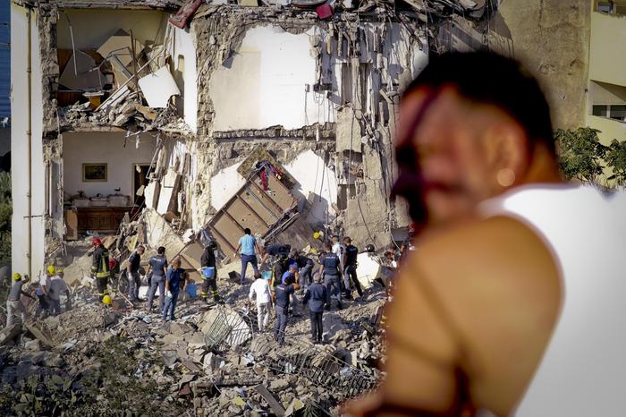 Torre Annunziata: gli 8 morti sotto le macerie. I 2 bambini, la sindacalista, l'architetto...