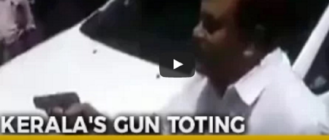 YOUTUBE India, politico punta pistola contro contadini che hanno invaso terra a famiglie ricche