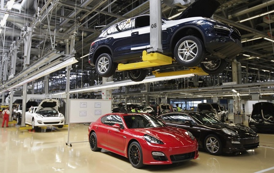 Dieselgate, Porsche ritira 30mila Cayenne: "Software illegale, emissioni falsificate"