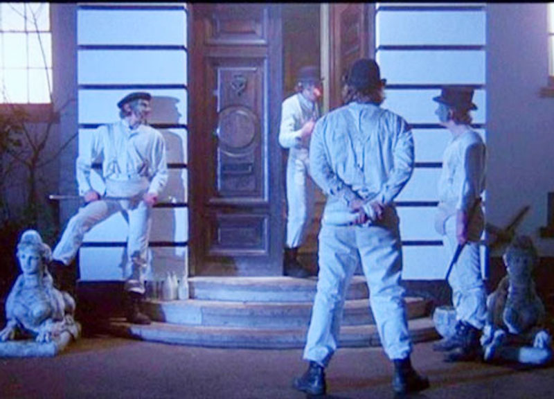 Massa Lubrense (Napoli), rapina in stile "arancia meccanica" in villa. Sono 3 fratelli, uno ha 12 anni