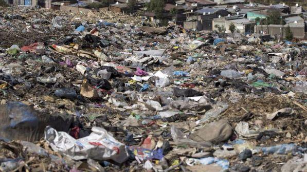 Rifiuti tossici: enorme discarica in cava dismessa in provincia di Latina. 20 arrestati