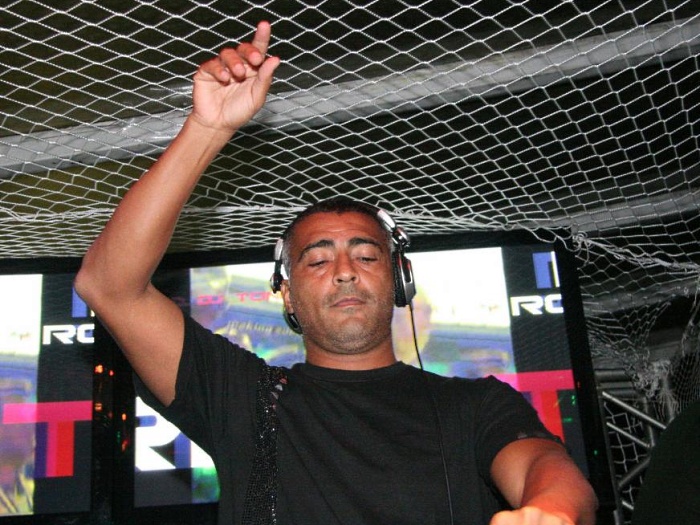 Romario, oggi senatore: "Bisogna vietare il funk nelle favelas: esalta gli stupratori"