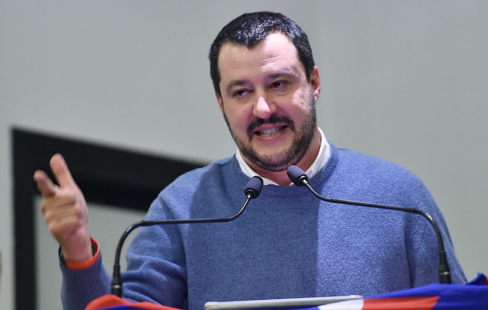 Migranti, Matteo Salvini: "Chiudere i porti e non dare più soldi all'Ue"