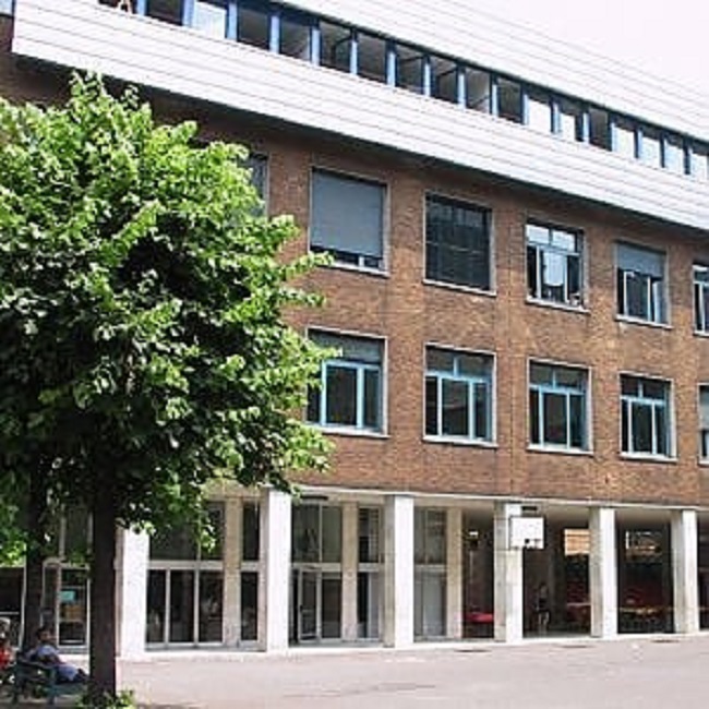 Milano, la scuola (svizzera) che non vuole alunni disabili: "Questo istituto non è per loro"