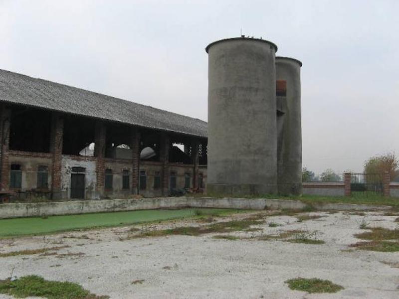 Pavia, donna scomparsa trovata strangolata in un silos. Sospetti sul figlio