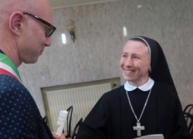 Silvia Cartocci lascia la professione di architetto a 37 anni per farsi suora