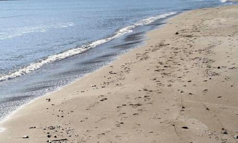 Scanzano Jonico, bagnanti insorgono contro i nudisti: "Stop al degrado"