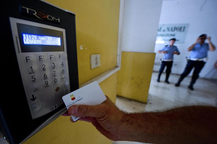 Statali, aumenti verso lo sblocco: si andrà per fasce, di più a stipendi bassi