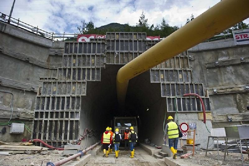 Tav, la Francia ci ripensa: "Prendiamo una pausa sulla Torino-Lione"