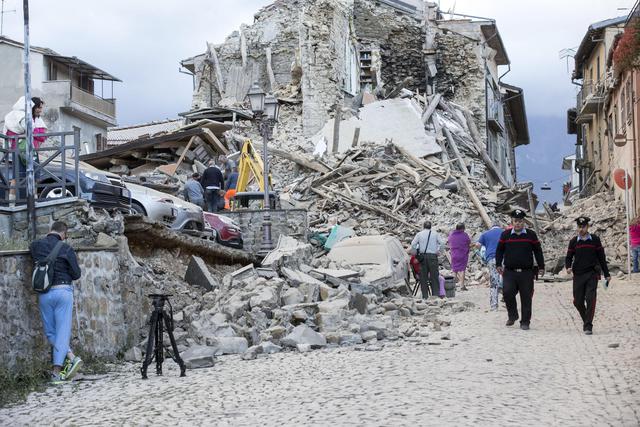 Terremoto Amatrice 24 agosto: no cerimonie ma nuova legge anti burocrati (e anti ladri)