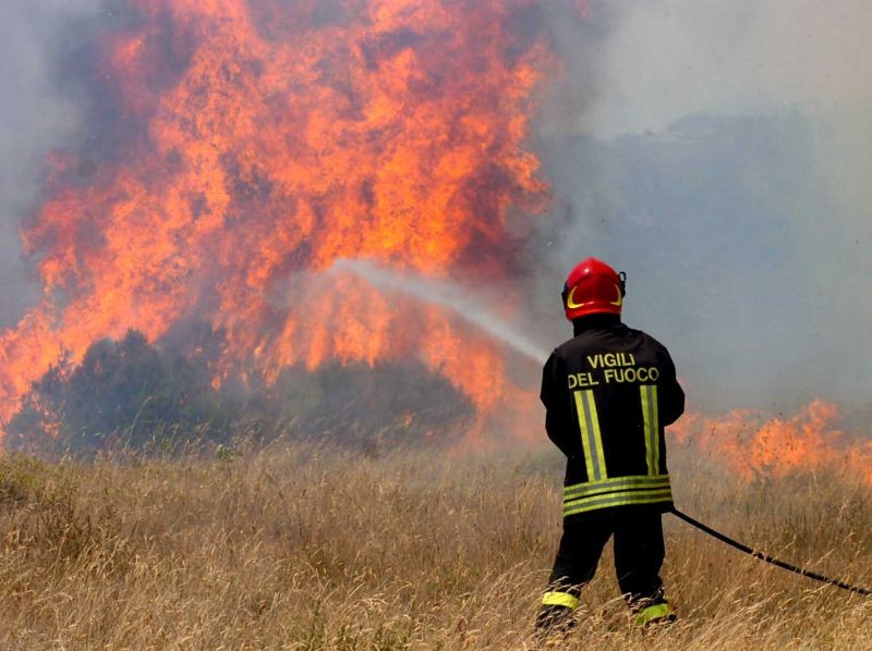 Tivoli, maxi incendio di sterpaglie: arrestato presunto piromane