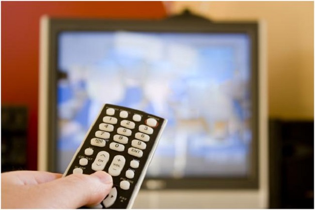 Volume della tv: ecco perché lo mettiamo sempre su un numero pari