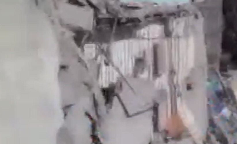 Torre Annunziata, crolla palazzina: vigili del fuoco cercano i dispersi