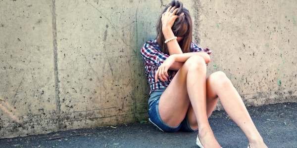 Ragazza violentata rimane incinta: condannata a 30 anni per aborto spontaneo a