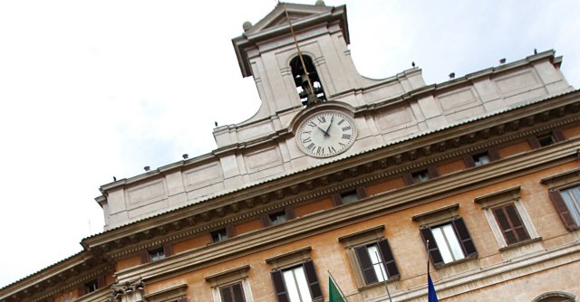 Vitalizi: 2600 ex parlamentari, taglio in vista 40%. I 10mila euro di Publio Fiori, i tremila di Mario Capanna