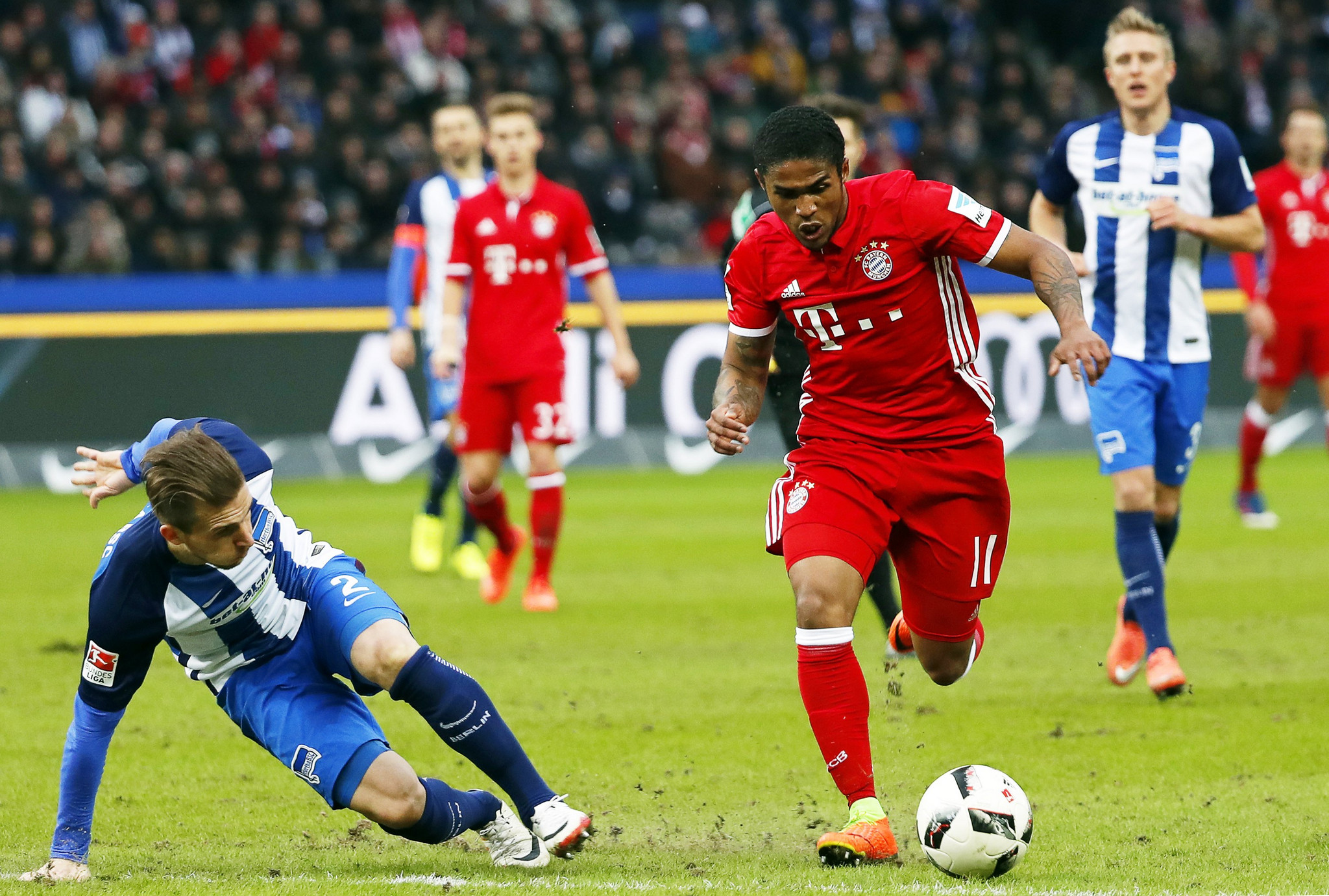 Calciomercato Juventus: Douglas Costa, De Sciglio, Aurier. Le ultimissime