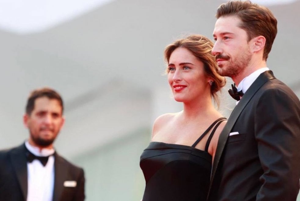 Festival di Venezia, Maria Elena Boschi sul red carpet con il fratello