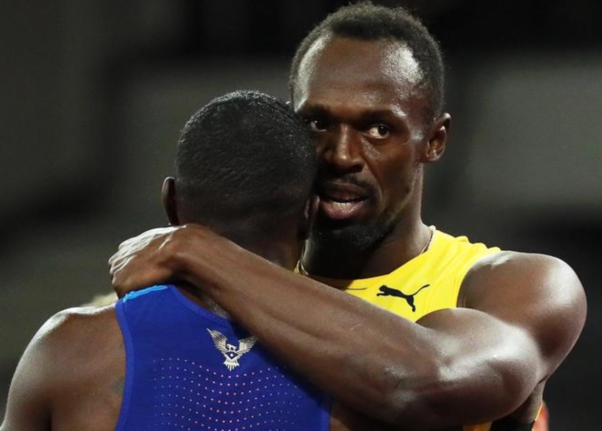 Usain Bolt abbraccia Gatlin