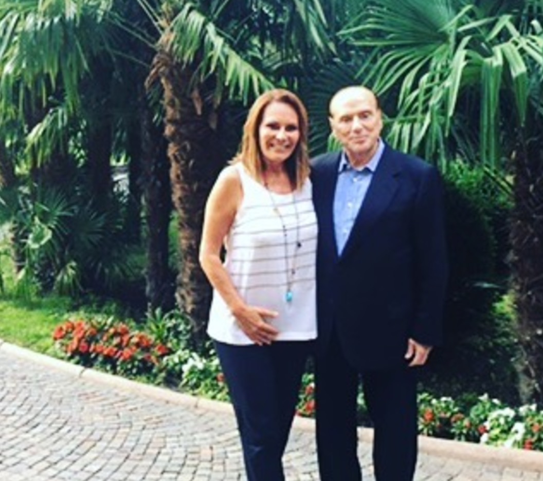 Berlusconi a Merano: dimagrito e con la pelata FOTO