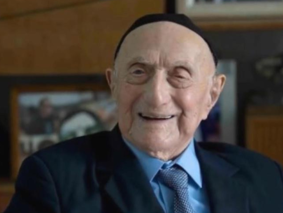 Yisrael Kristal è morto a 113 anni: era l'uomo più vecchio del mondo, sopravvisse alla Shoah