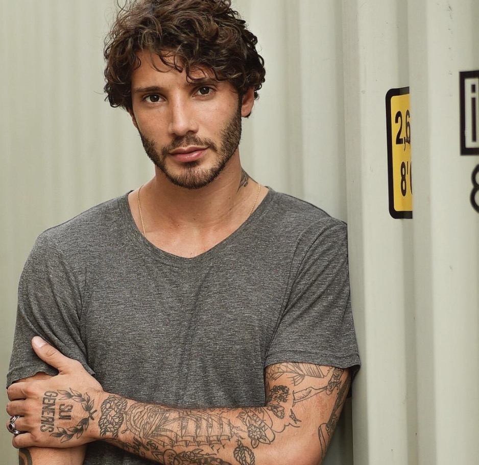 Stefano De Martino e Gilda Ambrosio: la nuova coppia a Mykonos