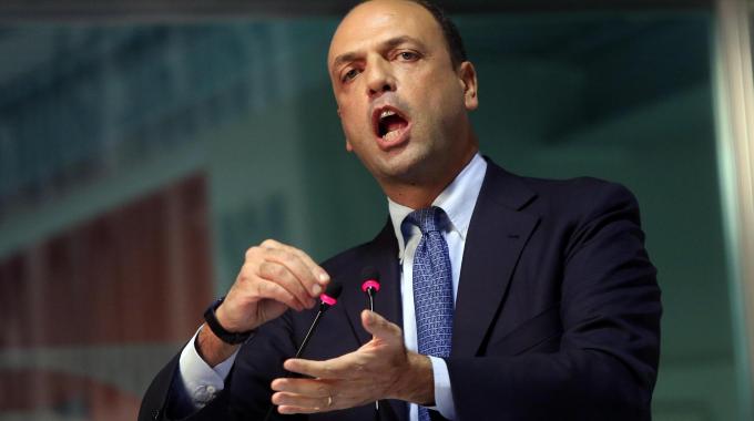 Ai profughi ci penseranno i libici? Con ministri così l'Italia è un miracolo