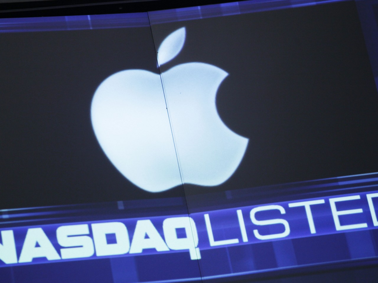 Apple vola in Borsa: +6% a Wall Street dopo i risultati record dell'ultima trimestrale