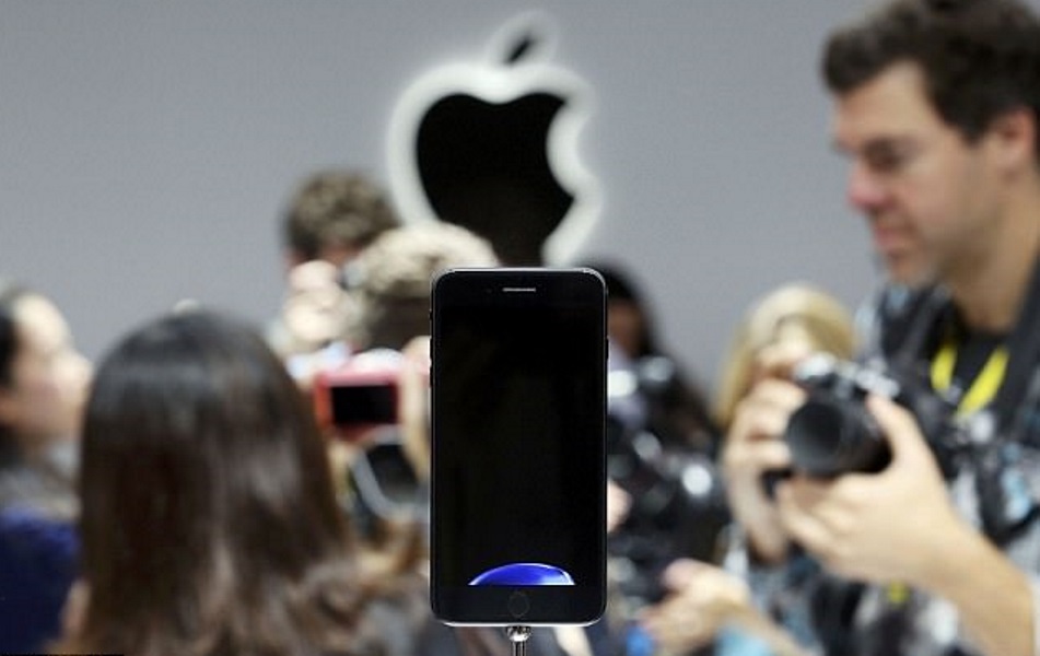 Apple, iPhone 8 in arrivo ma le vendite continuano a salire