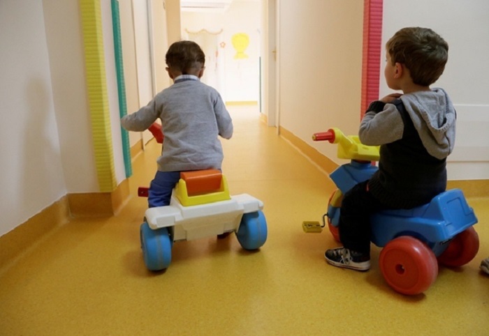 No vaccino, no asilo. Neanche se paghi la multa