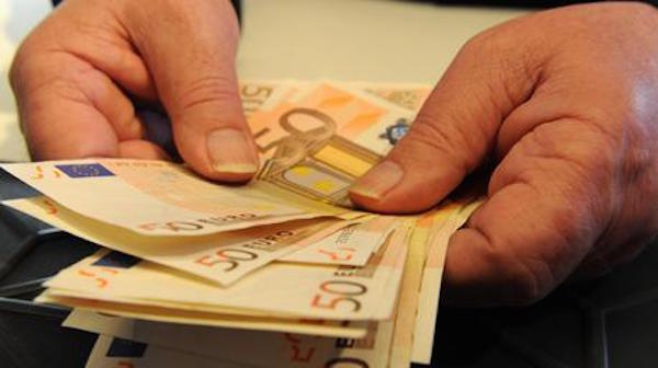 Banconote false a Roma: sembrano originali ma...solo a metà