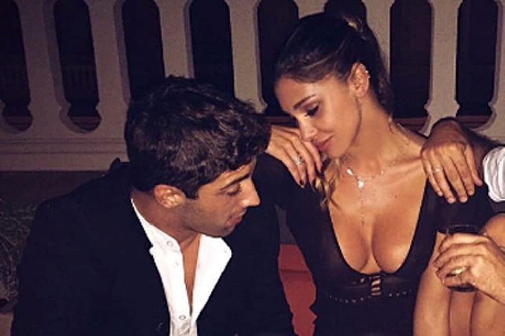 Belen Rodriguez e la sigaretta in volo: "Falsità, denuncio il pilota"