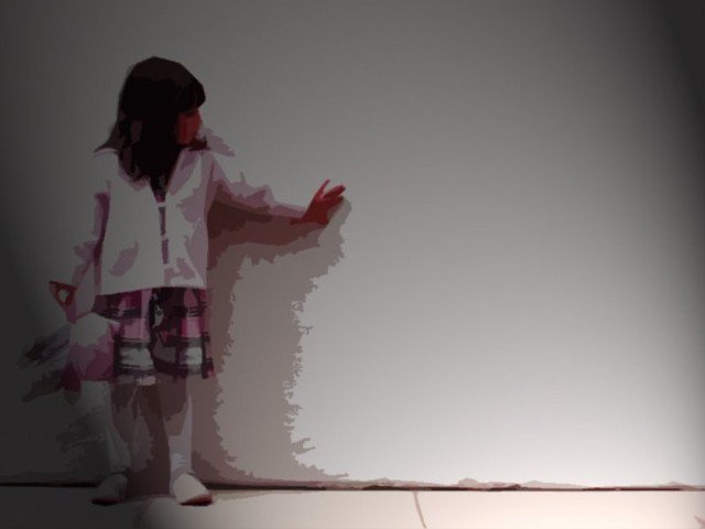 Pakistan, violenta bimba di 3 anni