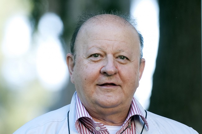 Massimo Boldi, scontro con uno scooter: portato in caserma