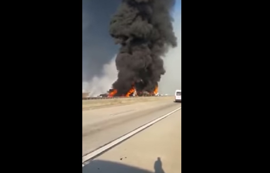 Scontro tra tir a San Paolo in Brasile provoca mega incidente: 36 mezzi coinvolti, 2 morti