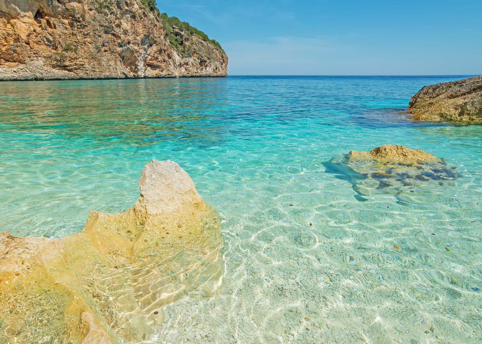 Cala Biriola a "numero chiuso". Per preservare la spiaggia sarda, sindaco sfida il tabù